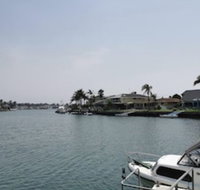 Serviced Waterfront Whole Villa - Accommodation Brisbane