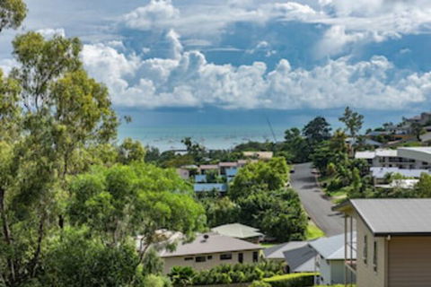 Austinmer - Cannonvale - Accommodation Brisbane 0