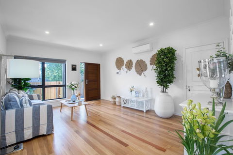AUJOY 3 Bed Townhouse Burwood 1 - Accommodation Brisbane 0
