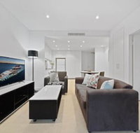 Peaceful Water Side Retreat with Huge Courtyard - Accommodation Brisbane