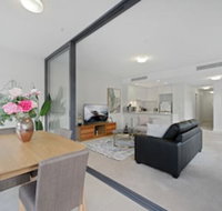 HomeHotel Walking to Trains Westfield  Cinema - Accommodation Brisbane