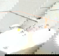 Furnished 2 Bedroom by Harbourside - Accommodation Brisbane