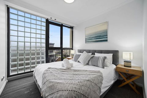 Stylish & Spacious Apt With Double Living Room - Accommodation Brisbane 4