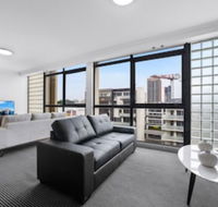 Stylish  Spacious Apt with Double Living Room - Accommodation Brisbane