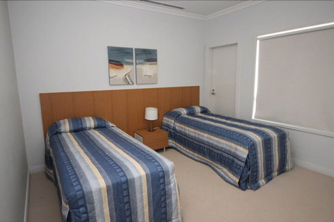 Deep Blue 13 - Accommodation Brisbane 6
