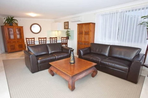 Waterfront On Manly Harbour - Accommodation Brisbane 2