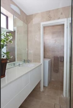 Waterfront On Manly Harbour - Accommodation Brisbane 3