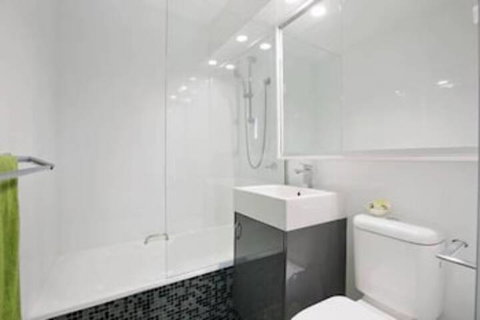 713 At The Beach - Accommodation Brisbane 3