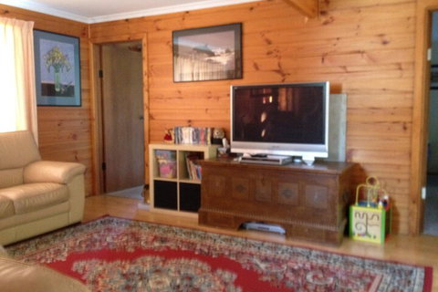 31 Elizabeth Crescent - Accommodation Brisbane 5