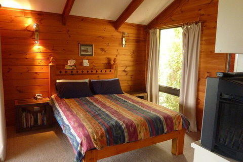 31 Elizabeth Crescent - Accommodation Brisbane 2