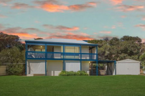 31 Elizabeth Crescent - Accommodation Brisbane 0