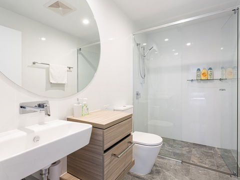 Premium Ocean View Apartment By Serain Residences - Accommodation Brisbane 6
