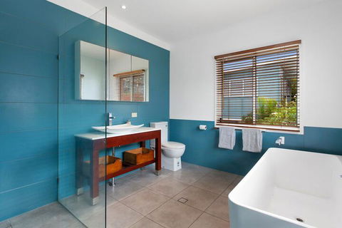 BEACH HOUSE On PEARL - Accommodation Brisbane 6