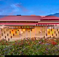 Adelaide 4 Bedroom House with Pool - Accommodation Brisbane