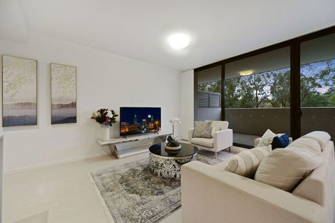 HomeHotel Spacious Luxury Apt Next To Shopping - Accommodation Brisbane 1