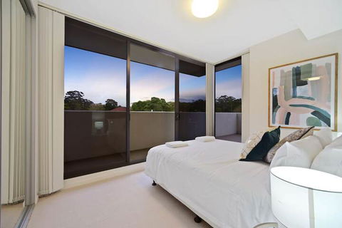 HomeHotel Spacious Luxury Apt Next To Shopping - Accommodation Brisbane 4