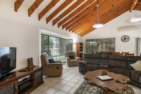 Seaholme Free Wifi & Foxtel - Accommodation Brisbane 3