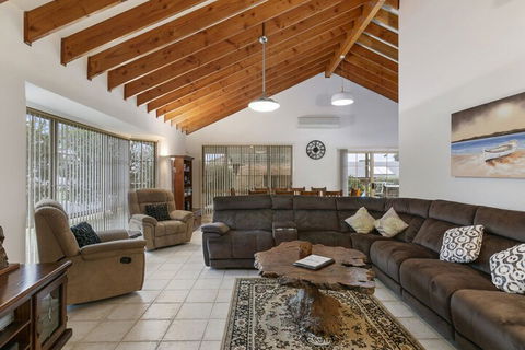 Seaholme Free Wifi & Foxtel - Accommodation Brisbane 6