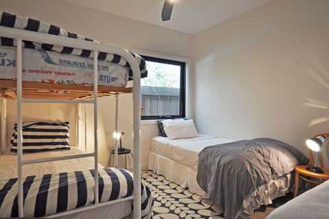 Armstrongs Close TO Beach - Accommodation Brisbane 5