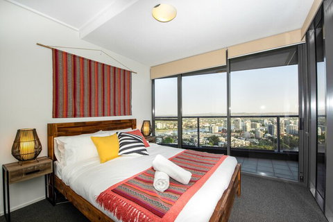 CBD African Charm, Story Bridge & River Views - Accommodation Brisbane 7