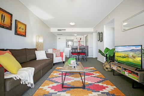CBD African Charm, Story Bridge & River Views - Accommodation Brisbane 4
