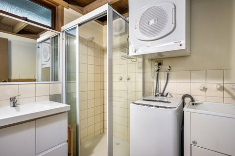 Tambo - Accommodation Brisbane 1