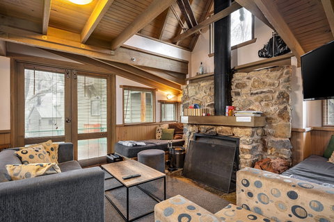 Tambo - Accommodation Brisbane 2