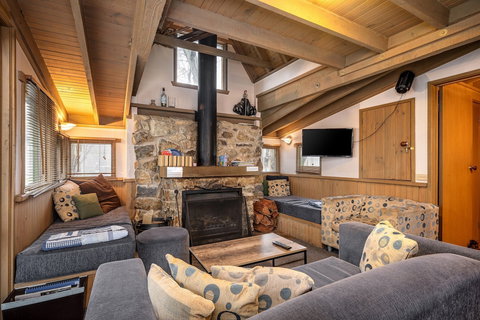 Tambo - Accommodation Brisbane 0