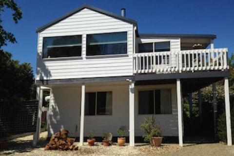 Yarraglen BnB - Accommodation Brisbane 0