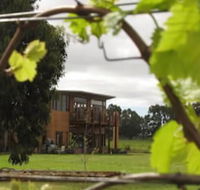 Bettenay Loft Spa Apartment  Lakeview Chalets - Accommodation Brisbane