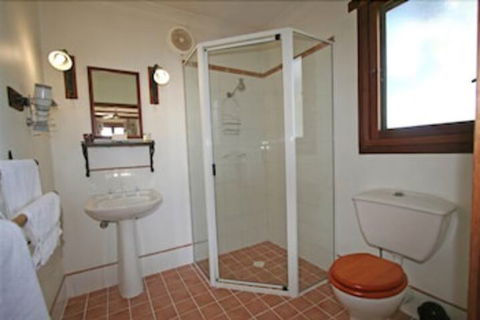 The Table Guesthouse - Accommodation Brisbane 6