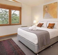 Alpine House Views over Lake Jindabyne  The Snowy Mountains - Accommodation Brisbane