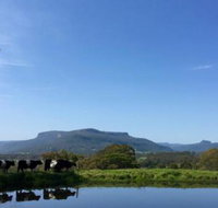 Minimbah Farm Cottages Family Farmstay choose from 2  3 bedroom Cottages  6 Bedroom House - Accommodation Brisbane