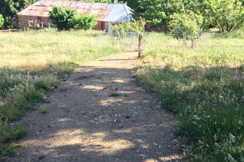 Tarndwarncoort Farmers Cottage - Accommodation Brisbane 6