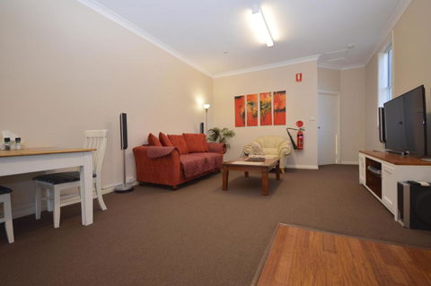 The Old Saddlery - Accommodation Brisbane 4