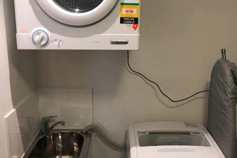 Liverpool New Apt 2BR & 2Bath - Accommodation Brisbane 2