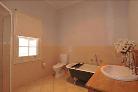 Charlie Bates Cottage - Accommodation Brisbane 6