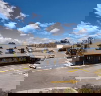 Olde Tudor Hotel - Accommodation Brisbane