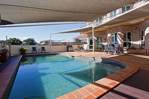 Highlander Motor Inn & Apartments - Accommodation Brisbane 2