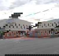 Centennial Inn on Bathurst