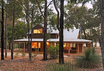 Woodstone Cottages - Accommodation Brisbane 2