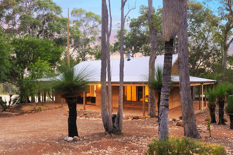 Woodstone Cottages - Accommodation Brisbane 6