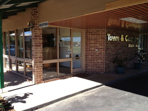 Town & Country Motor Inn Forbes - Accommodation Brisbane 3