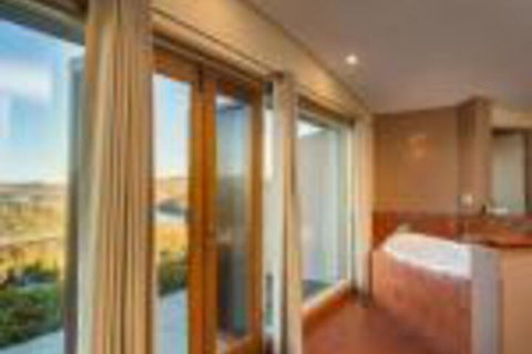 Eagle View Escape - Accommodation Brisbane 0