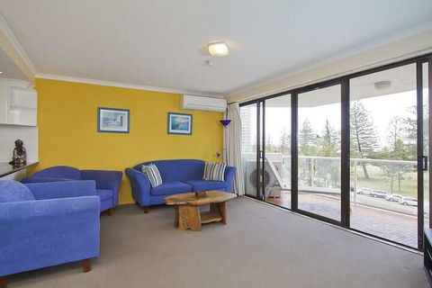 South Pacific Plaza - Accommodation Brisbane 6
