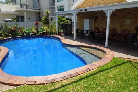 Cotton Tree Beach Motel - Accommodation Brisbane 4