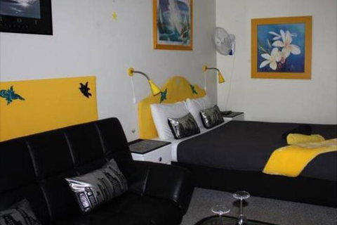 Cotton Tree Beach Motel - Accommodation Brisbane 6