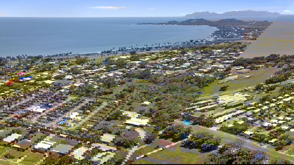 Queens Beach QLD Accommodation Brisbane