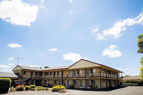 Lilac City Motor Inn & Steakhouse - Accommodation Brisbane 3