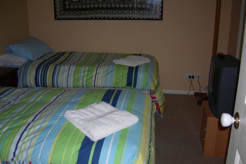 Busy Buzz B & B - Accommodation Brisbane 6